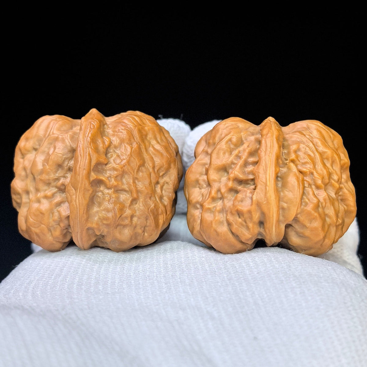 Miniature "Crystal Frog" Wenwan Walnut Pair | Compact Rounded Form | 32.0mm × 35.0mm | XZSJW-17E8 - ThePatinaProject