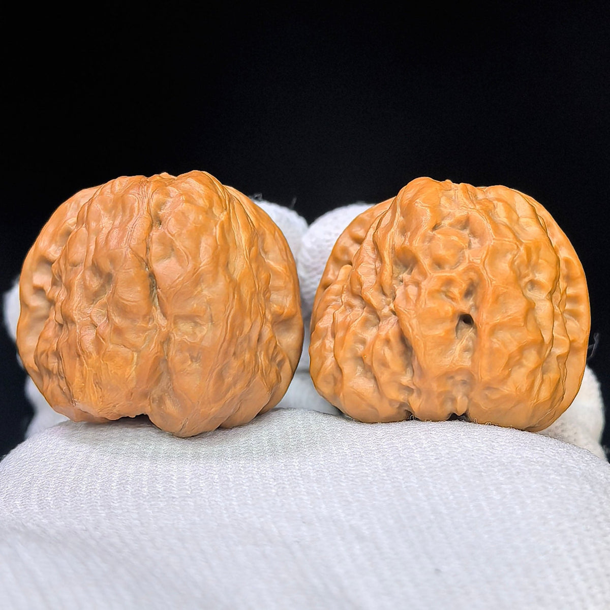 Miniature "Crystal Frog" Wenwan Walnut Pair | Compact Rounded Form | 32.0mm × 35.0mm | XZSJW-17E8 - ThePatinaProject