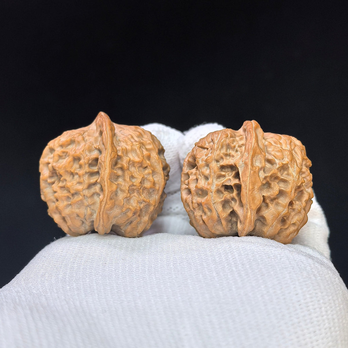 Miniature Hand-Twirl “Yuanbao” Wenwan Walnut Pair — 31.0mm x 32.0mm | YB-SY1F5 - ThePatinaProject
