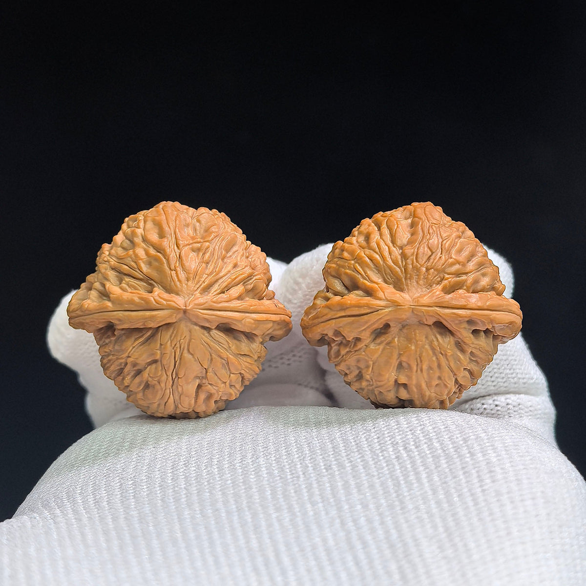 Miniature Round-Bodied White Lion Hand-Twirl Wenwan Walnut Pair — 31.0mm x 30.0mm | BSJ-SY1H5 - ThePatinaProject
