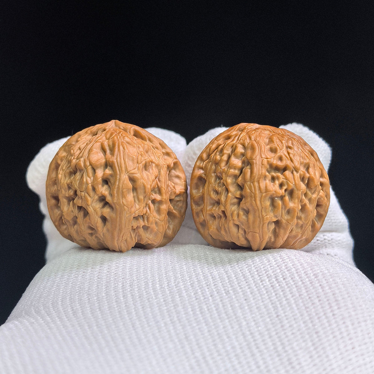 Miniature Round-Bodied White Lion Hand-Twirl Wenwan Walnut Pair — 31.0mm x 30.0mm | BSJ-SY1H5 - ThePatinaProject