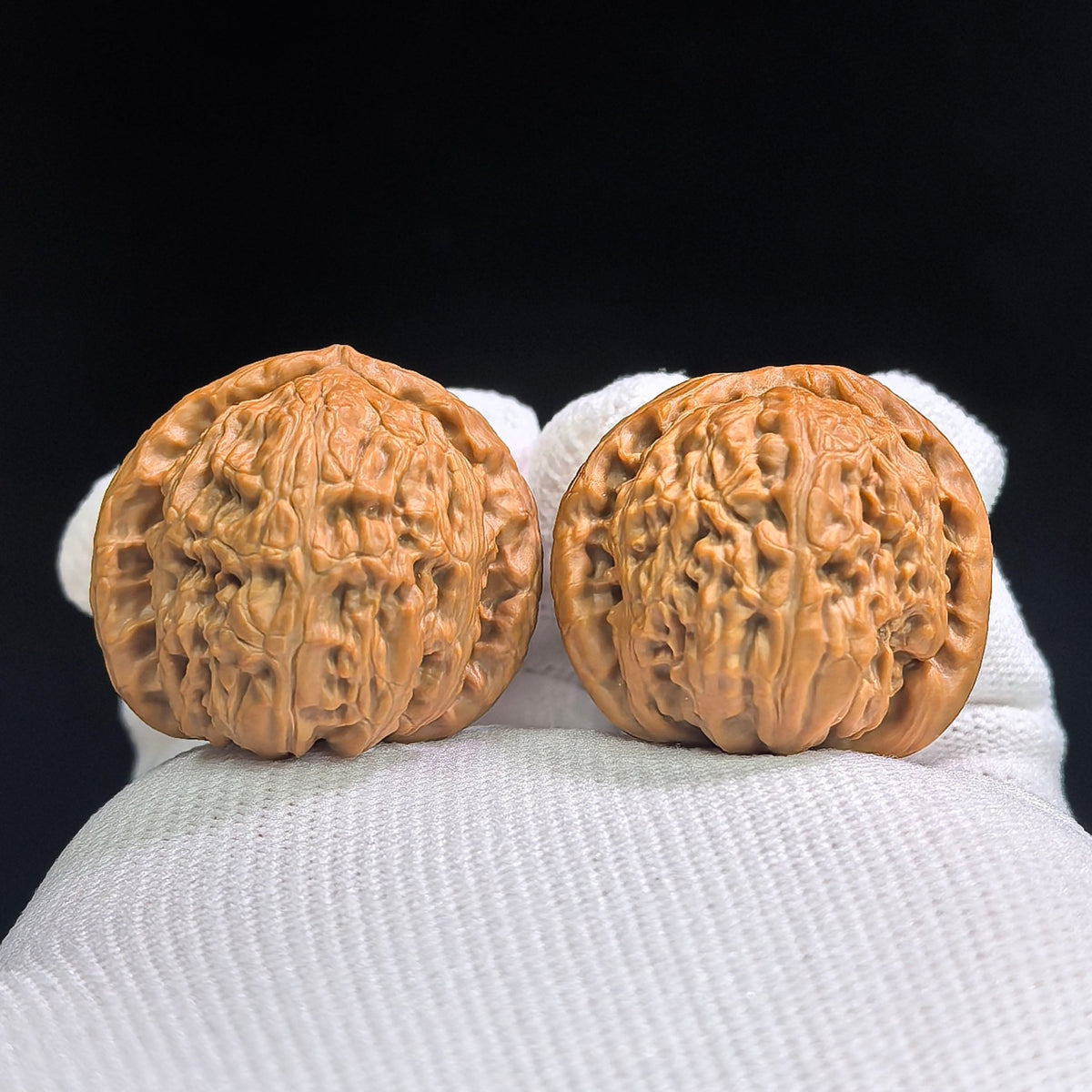 Miniature Round-Bodied White Lion Hand-Twirl Wenwan Walnut Pair — 31.0mm x 30.0mm | BSJ-SY1H5 - ThePatinaProject