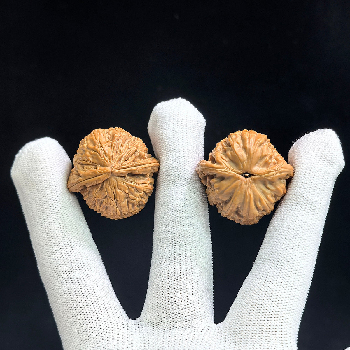 Miniature Round-Bodied White Lion Hand-Twirl Wenwan Walnut Pair — 31.0mm x 30.0mm | BSJ-SY1H5 - ThePatinaProject