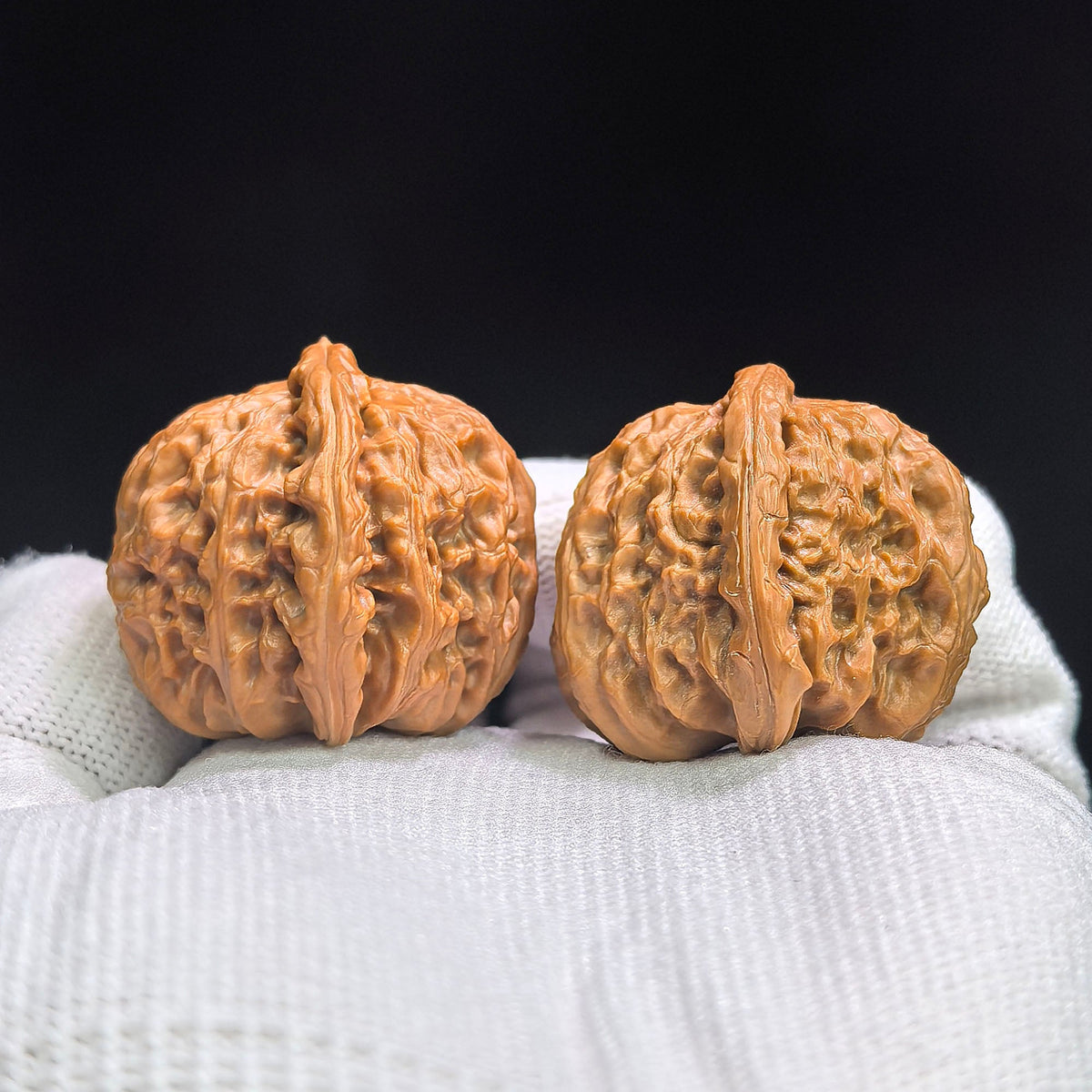 Miniature Three-Ridge White Lion Wenwan Walnut Pair — 34.0mm x 33.0mm | XZSLBSZ-17G0 - ThePatinaProject