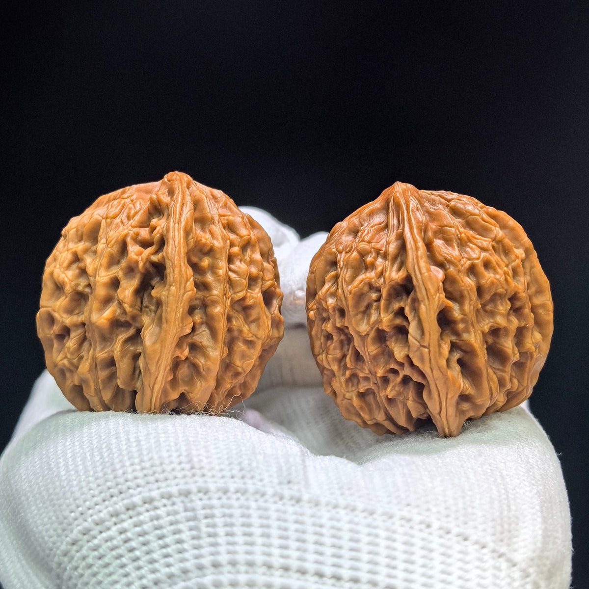 "Misty Soul Mountain" Wuling Shan WLS-1602 Low-Profile Wenwan Walnuts Pair | 39.0mm x 36.0mm | WLS-1602 - ThePatinaProject