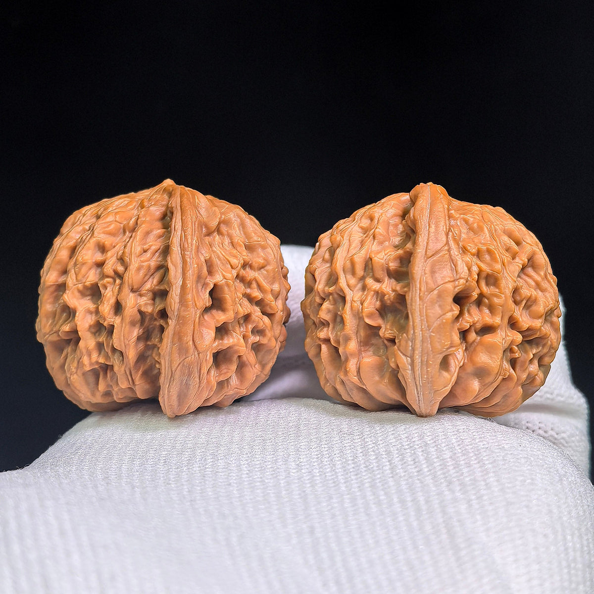 Mopan Wenwan Walnuts Pair | Compact Rounded Form | 39.0mm × 35.0mm | MP-1004 - ThePatinaProject
