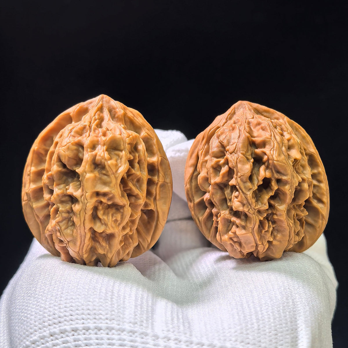 "Mountain Grown" Yesheng Classic Heritage Wenwan Walnuts Pair | 37.0mm x 40.0mm | YS-1103 - ThePatinaProject