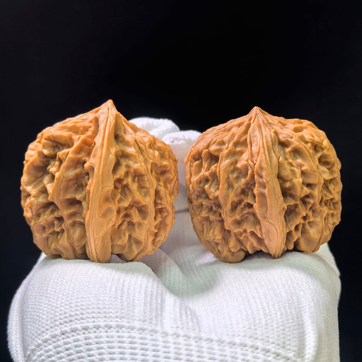 "Mountain Grown" Yesheng Classic Heritage Wenwan Walnuts Pair | 37.0mm x 40.0mm | YS-1103 - ThePatinaProject