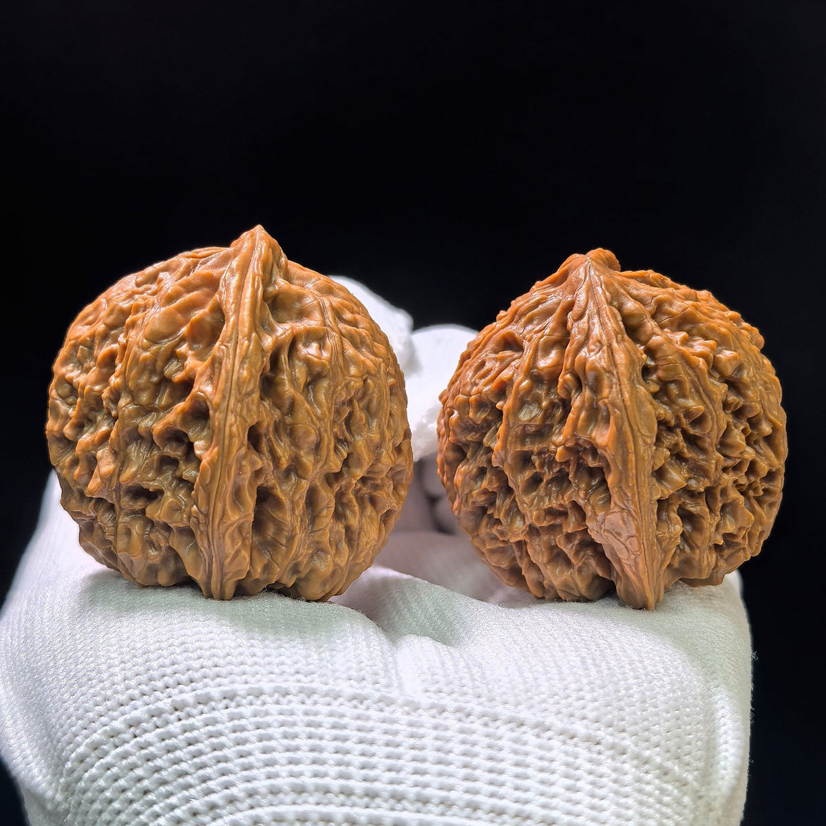 "Nanjiangshi Lionhead" Nanjiangshi NJS-1109 Low-Profile Wenwan Walnuts Pair | 36.0mm x 38.0mm | NJS-1109 - ThePatinaProject