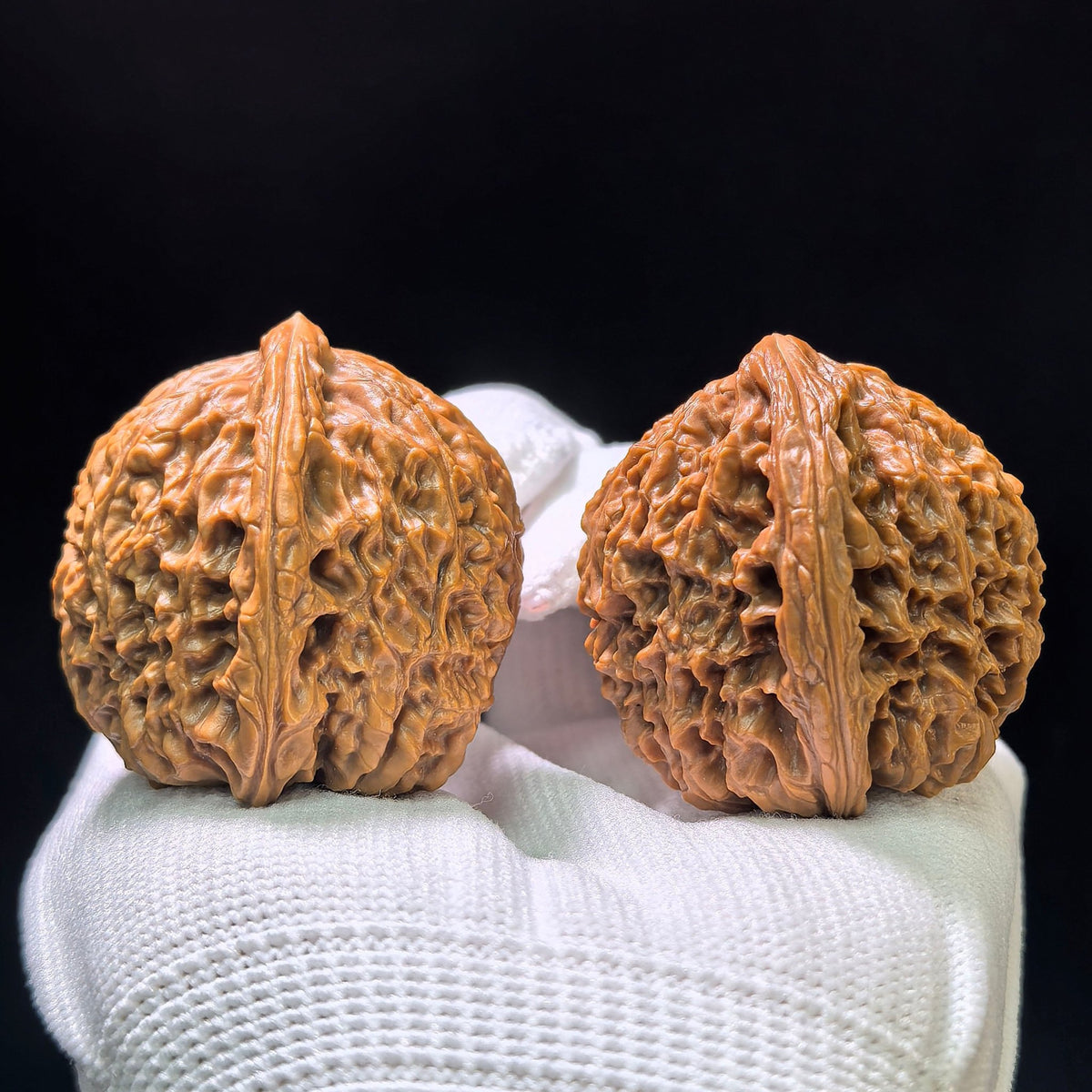 "Nanjiangshi Lionhead" Nanjiangshi NJS-1109 Low-Profile Wenwan Walnuts Pair | 36.0mm x 38.0mm | NJS-1109 - ThePatinaProject