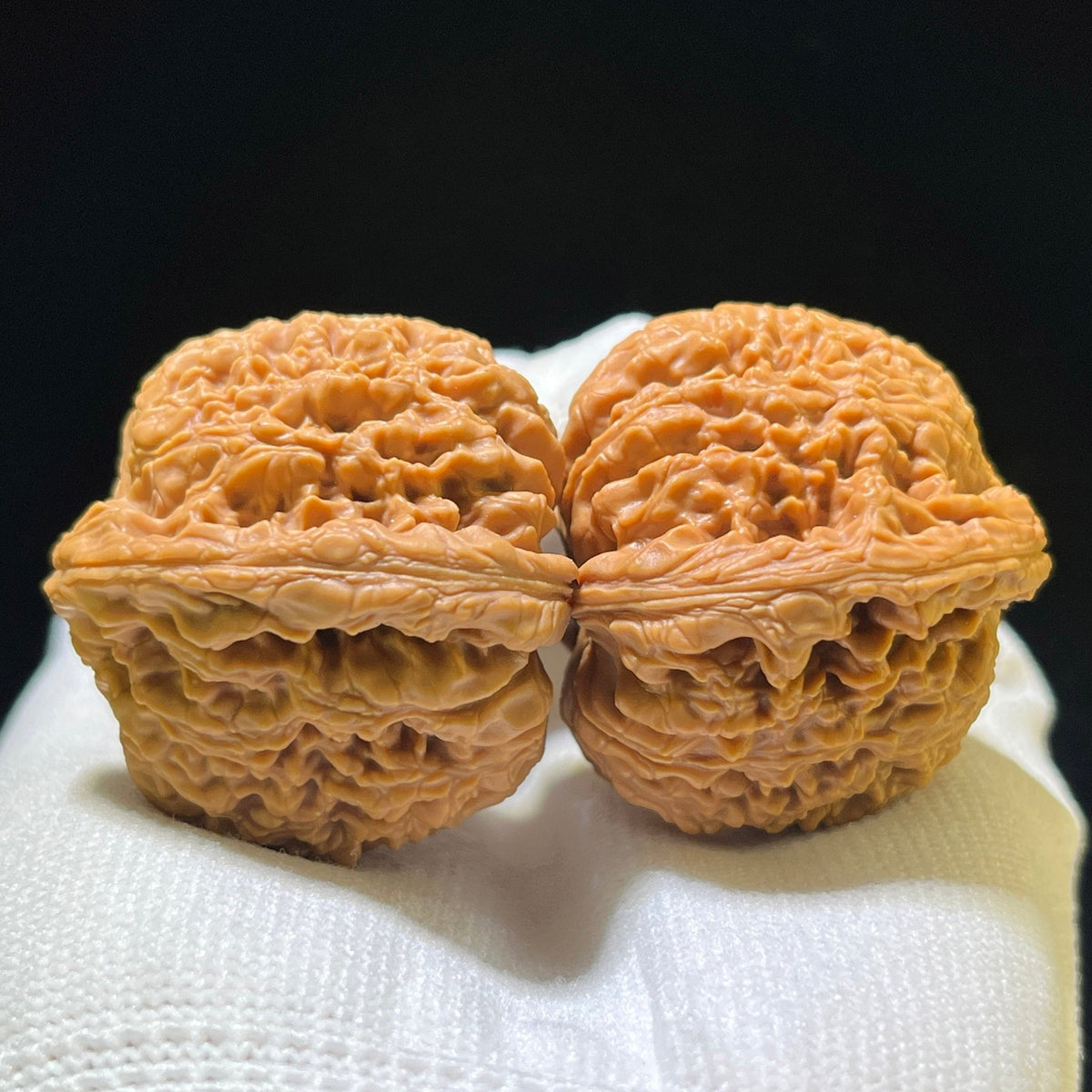 "Nanjiangshi" Nanjiangshi Wenwan Walnuts (Pair) | 38.0mm x 37.0mm | Stock ID: NJS-1106 - ThePatinaProject