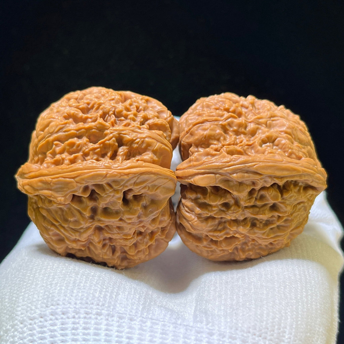 "Nanjiangshi Natural Asymmetrical Base / Nan Jiang Shi Tian Can Jiao" Heirloom Collection Wenwan Walnuts Pair | 40.0mm x 42.0mm | NJS-1112 - ThePatinaProject