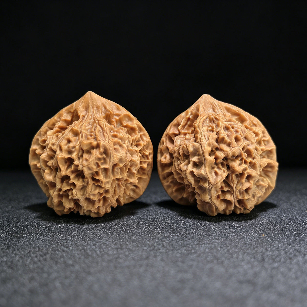 "Official Hat Low-Profile" Guanmao Aichun GM-1401 Broad-Shoulder Wenwan Walnuts Pair | 46.0mm x 41.0mm | GM-1401 - ThePatinaProject
