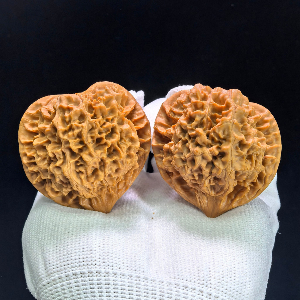 "Official Hat Low-Profile" Guanmao Aichun GM-1401 Broad-Shoulder Wenwan Walnuts Pair | 46.0mm x 41.0mm | GM-1401 - ThePatinaProject