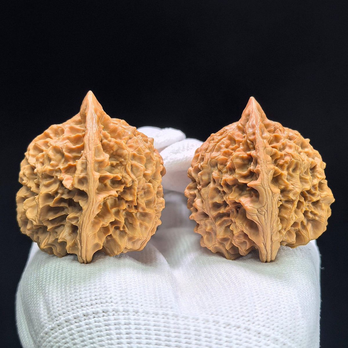 "Official Hat Low-Profile" Guanmao Aichun GM-1401 Broad-Shoulder Wenwan Walnuts Pair | 46.0mm x 41.0mm | GM-1401 - ThePatinaProject