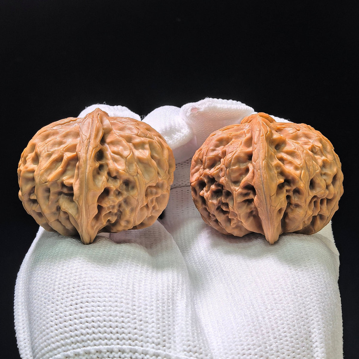 "Palace Lantern" (Gongdeng) Scholar Walnuts Pair | 42.0mm x 39.0mm | Classic Low-Profile Silhouette | Collector Grade Curation | Stock ID: GD-1101 - ThePatinaProject