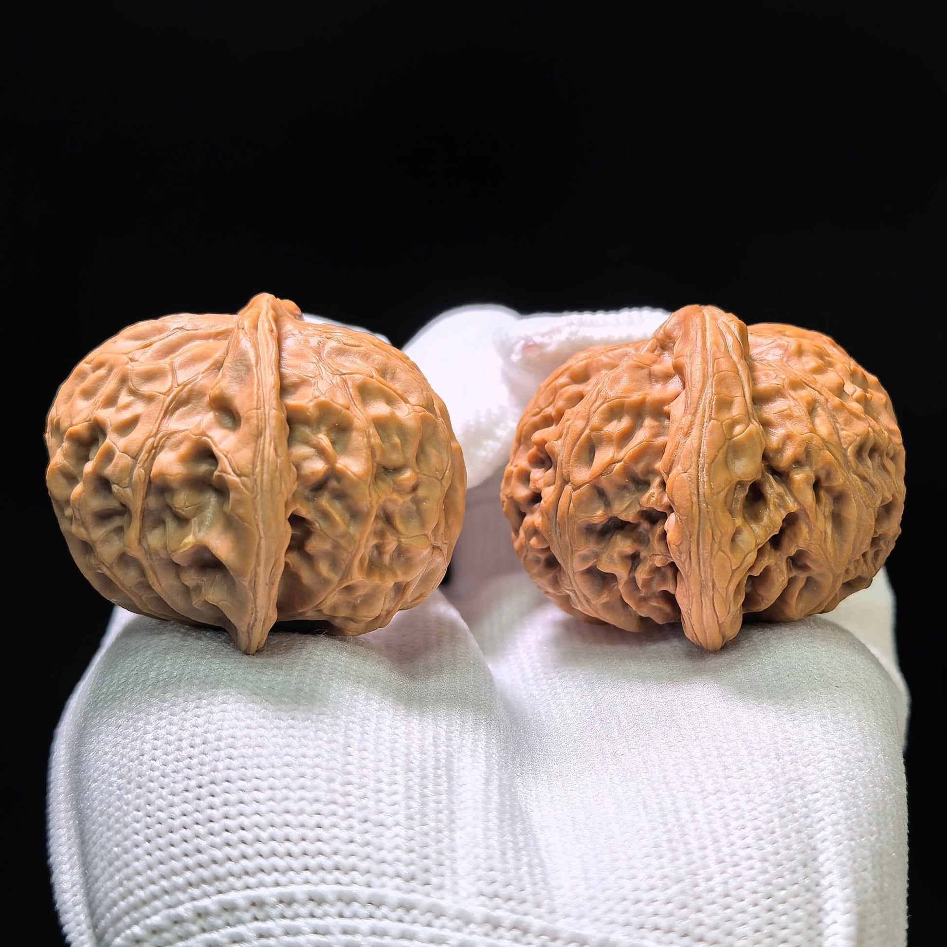 "Palace Lantern" (Gongdeng) Scholar Walnuts Pair | 42.0mm x 39.0mm | Classic Low-Profile Silhouette | Collector Grade Curation | Stock ID: GD-1101 - ThePatinaProject