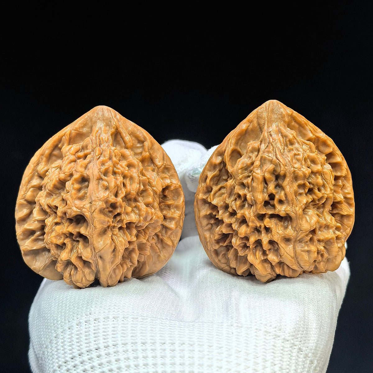 "Peach-Heart Concave Base Kylin" Taoxin Aodi Qilinwen Low-Profile Wenwan Walnuts Pair | 46.0mm x 43.0mm | TXADQLW-1503C - ThePatinaProject