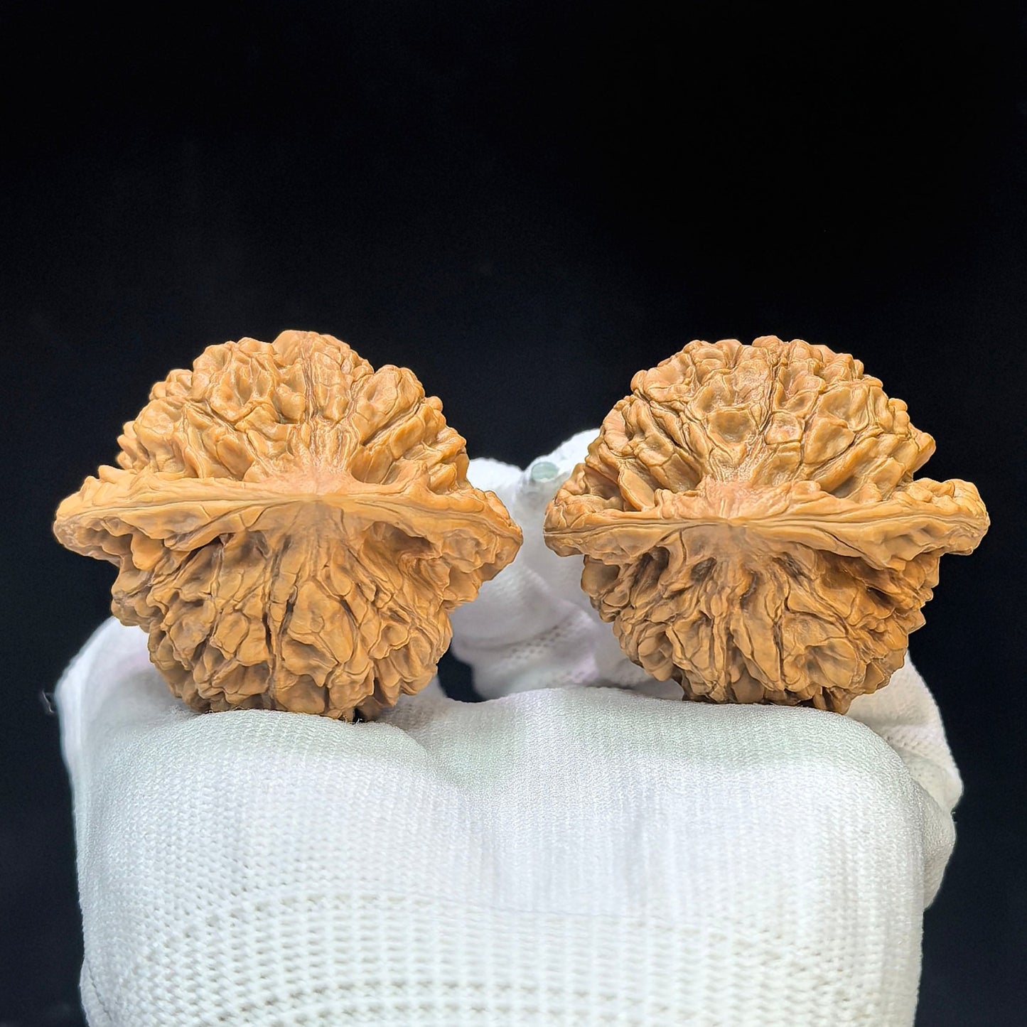 "Peach-Heart Concave Base Kylin" Taoxin Aodi Qilinwen Low-Profile Wenwan Walnuts Pair | 48.0mm x 43.0mm | TXADQLW-1501C - ThePatinaProject