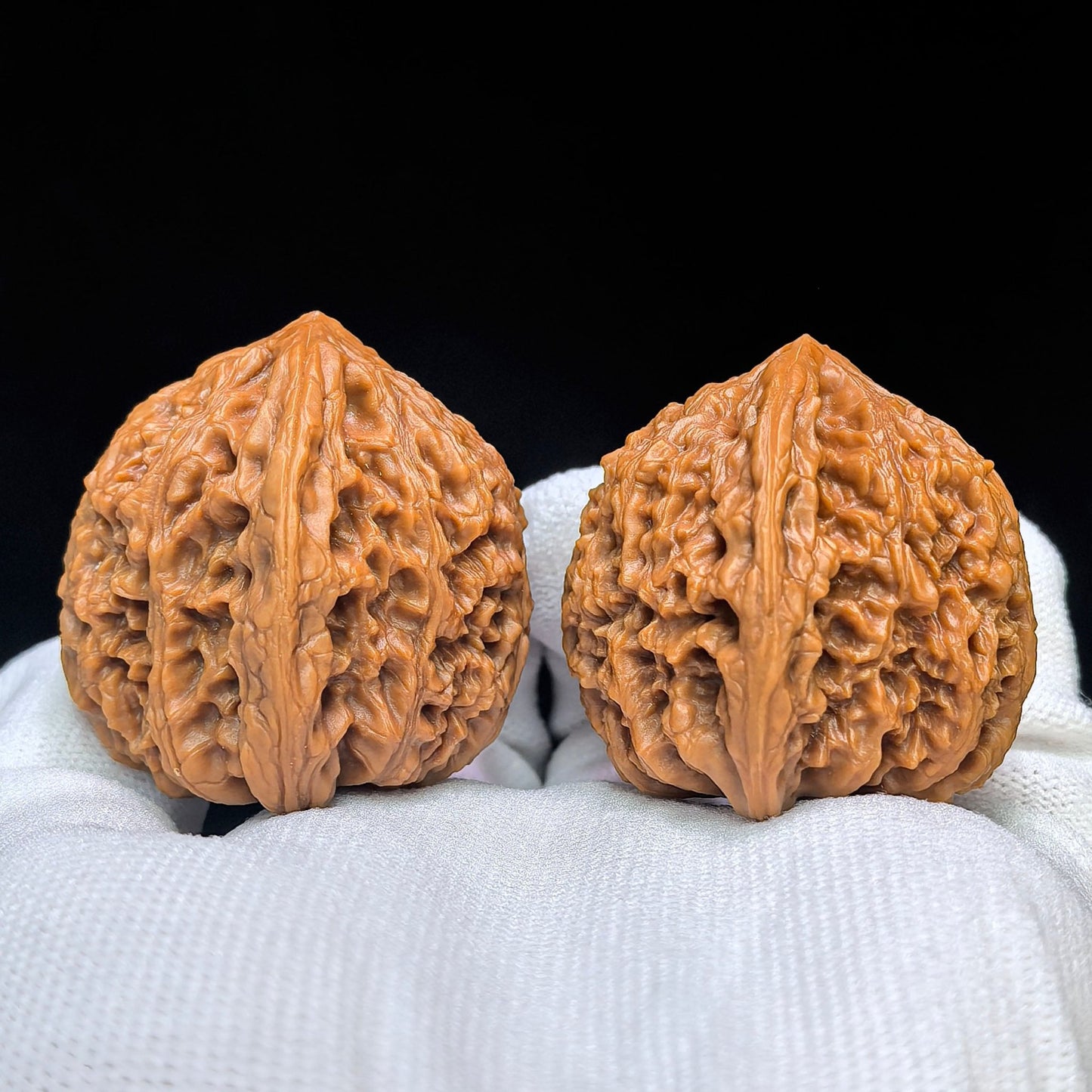 "Peach-Heart Concave Base Nanjiangshi" Taoxin Aodi Nanjiangshi Low-Profile Wenwan Walnuts Pair | 40.0mm x 40.0mm | NJS-1509C - ThePatinaProject