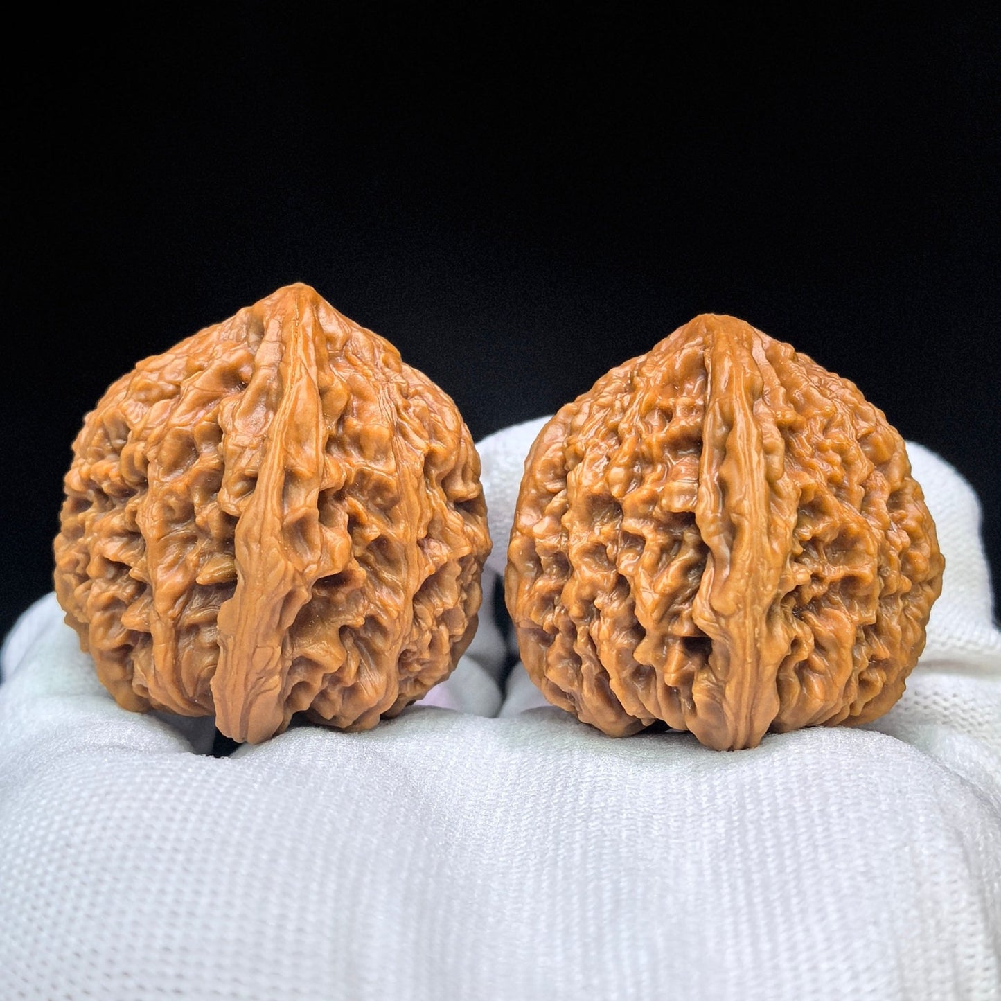 "Peach-Heart Concave Base Nanjiangshi" Taoxin Aodi Nanjiangshi Low-Profile Wenwan Walnuts Pair | 40.0mm x 40.0mm | NJS-1509C - ThePatinaProject