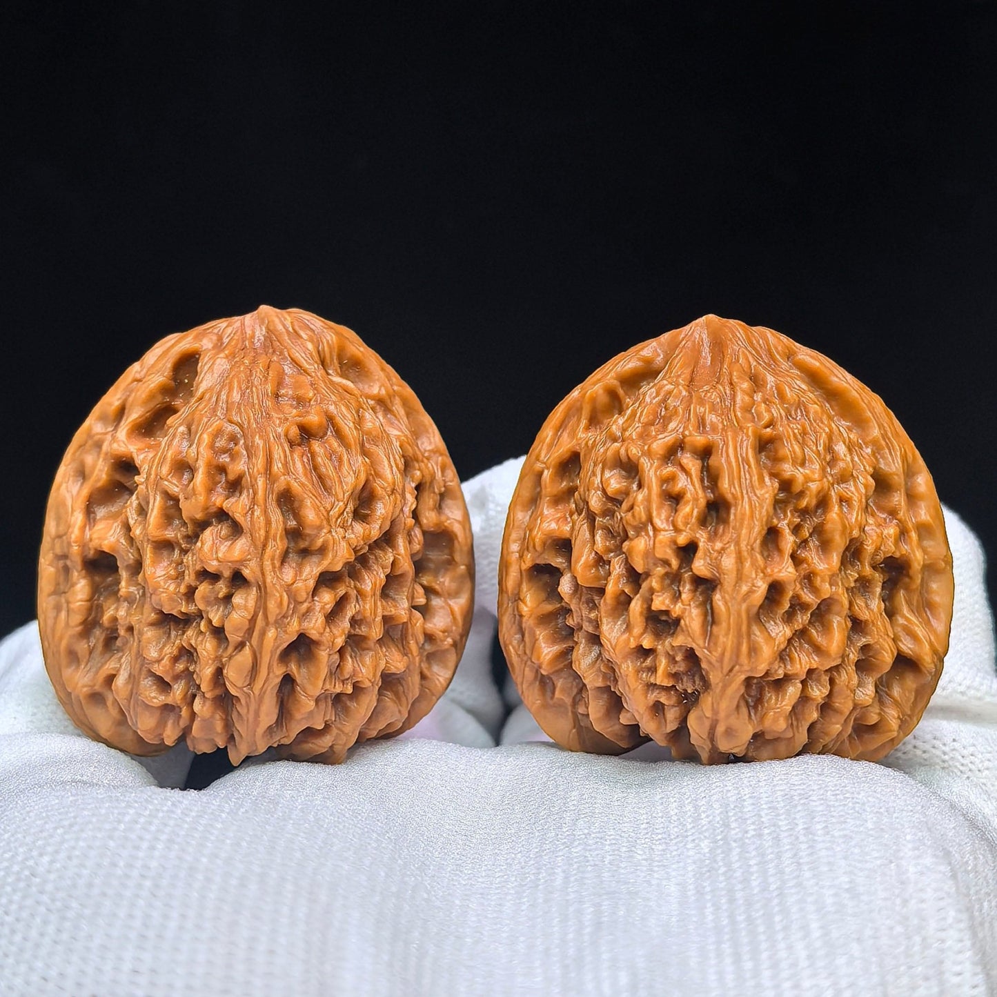 "Peach-Heart Concave Base Nanjiangshi" Taoxin Aodi Nanjiangshi Low-Profile Wenwan Walnuts Pair | 40.0mm x 40.0mm | NJS-1509C - ThePatinaProject