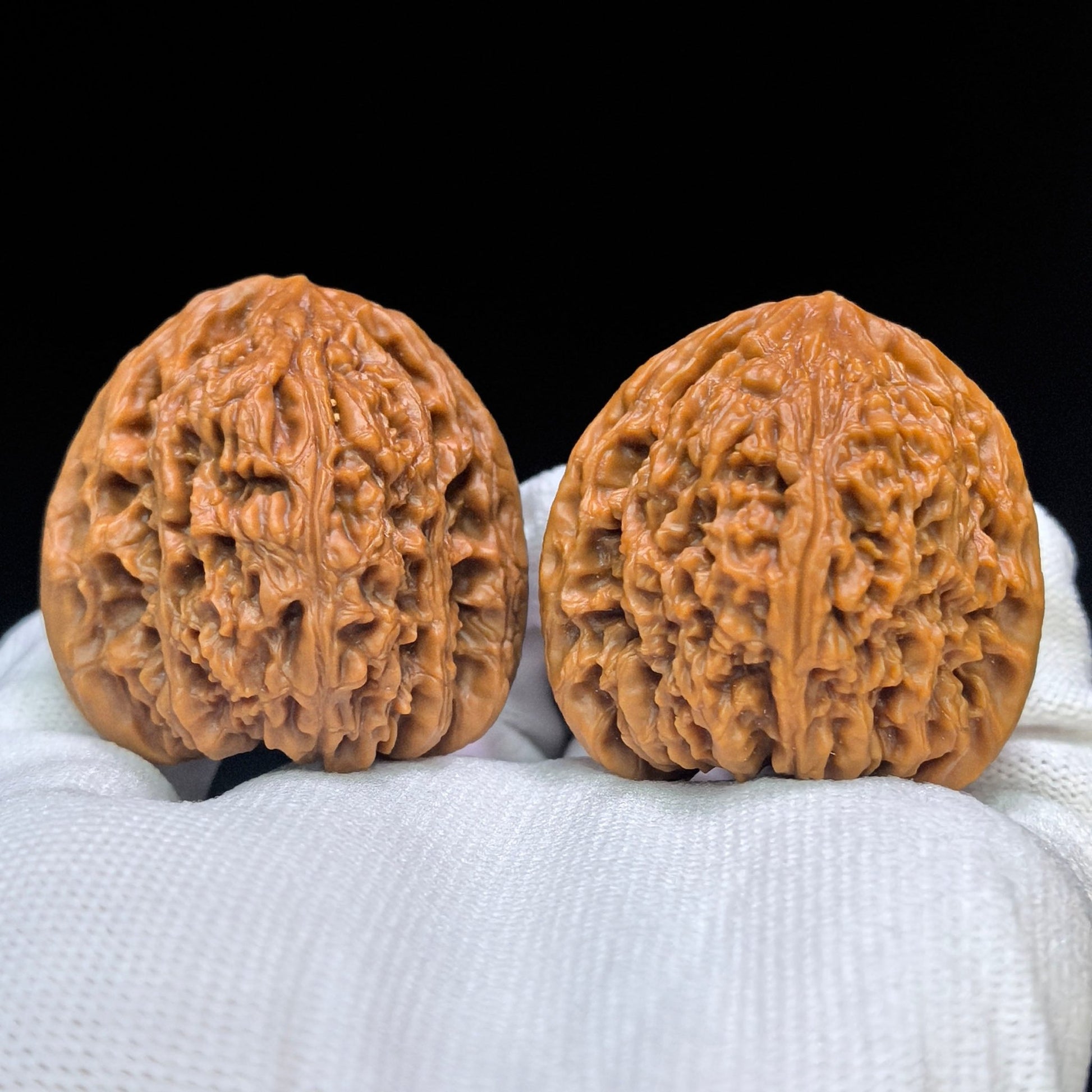 "Peach-Heart Concave Base Nanjiangshi" Taoxin Aodi Nanjiangshi Low-Profile Wenwan Walnuts Pair | 40.0mm x 40.0mm | NJS-1509C - ThePatinaProject