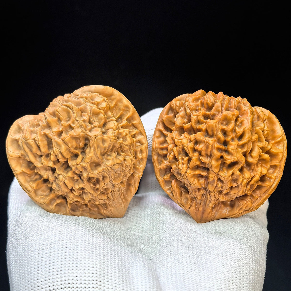 Peach-Heart Concave-Base Qilin Pattern Wenwan Walnut Pair | Bold Sculptural Form | 49.0mm × 43.0mm | TXBDQLW-17E0 - ThePatinaProject