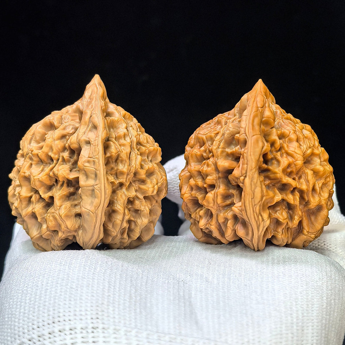 Peach-Heart Concave-Base Qilin Pattern Wenwan Walnut Pair | Bold Sculptural Form | 49.0mm × 43.0mm | TXBDQLW-17E0 - ThePatinaProject