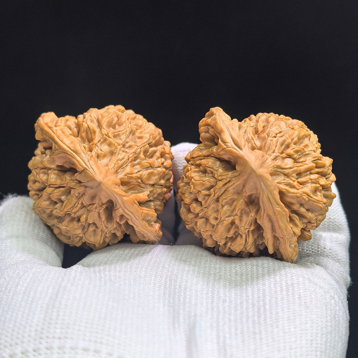 Peach-Heart Concave-Base Qilin Pattern Wenwan Walnut Pair | Broad Deep-Textured Form | 48.0mm × 44.0mm | TXBDQLW-17G6 - ThePatinaProject