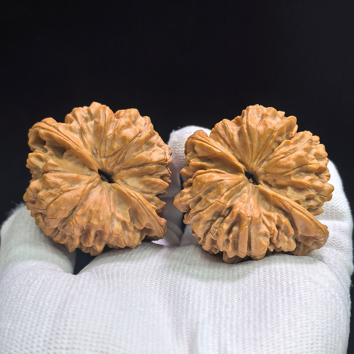 Peach-Heart Concave-Base Qilin Pattern Wenwan Walnut Pair | Broad Deep-Textured Form | 48.0mm × 44.0mm | TXBDQLW-17G6 - ThePatinaProject