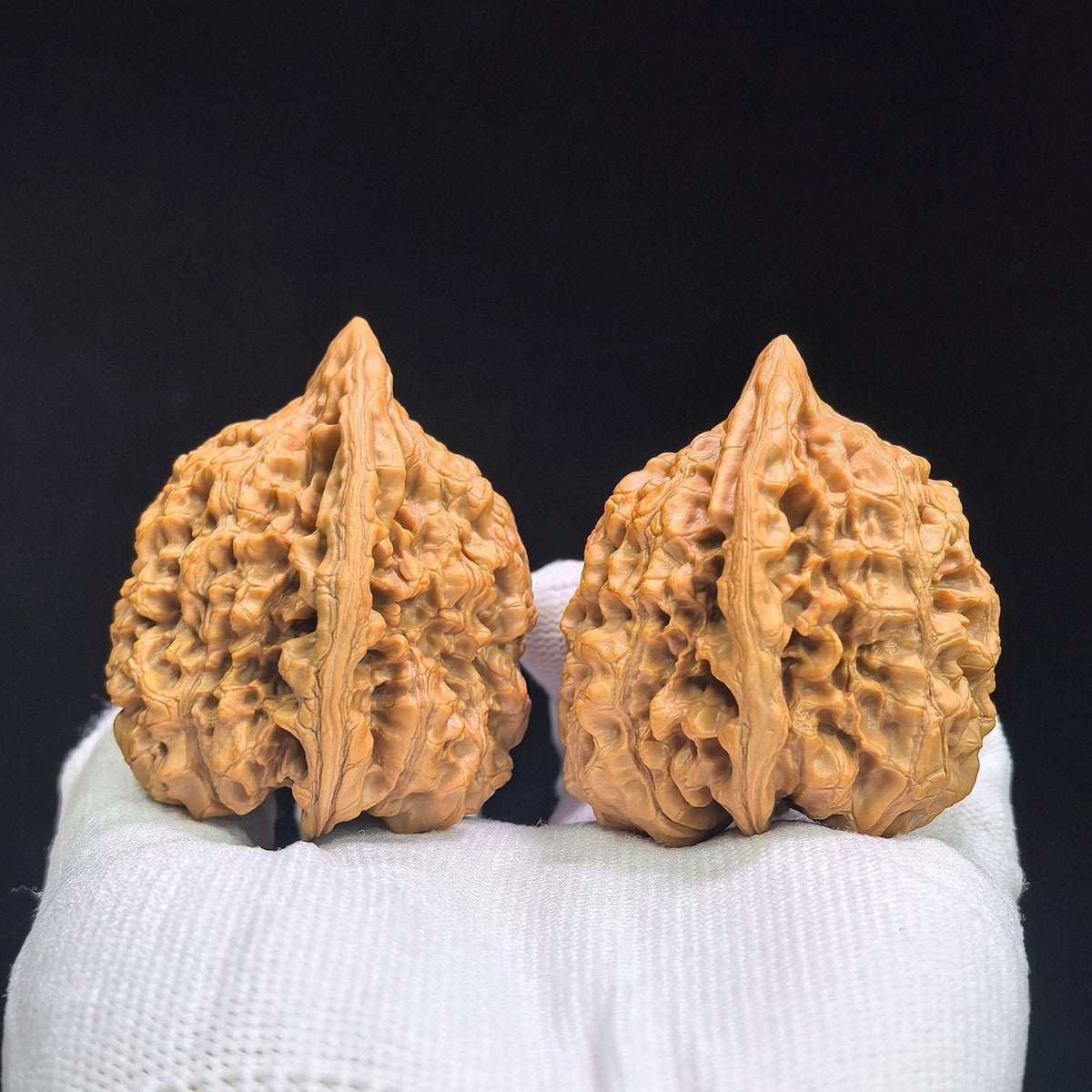 Peach-Heart Concave-Base Qilin Pattern Wenwan Walnut Pair | Broad Deep-Textured Form | 48.0mm × 44.0mm | TXBDQLW-17G6 - ThePatinaProject