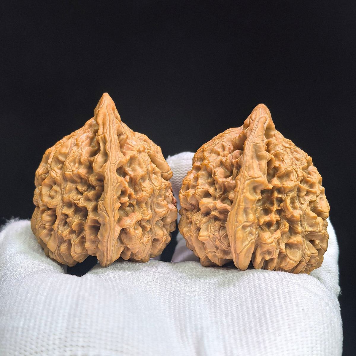 Peach-Heart Concave-Base Qilin Pattern Wenwan Walnut Pair | Broad Deep-Textured Form | 48.0mm × 44.0mm | TXBDQLW-17G6 - ThePatinaProject