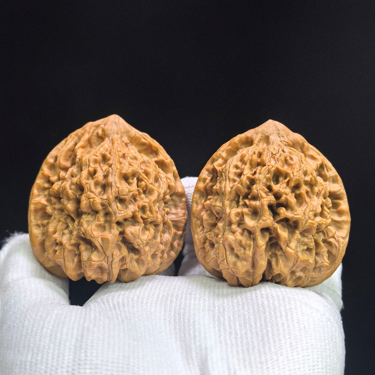 Peach-Heart Concave-Base Qilin Pattern Wenwan Walnut Pair | Broad Deep-Textured Form | 48.0mm × 44.0mm | TXBDQLW-17G6 - ThePatinaProject