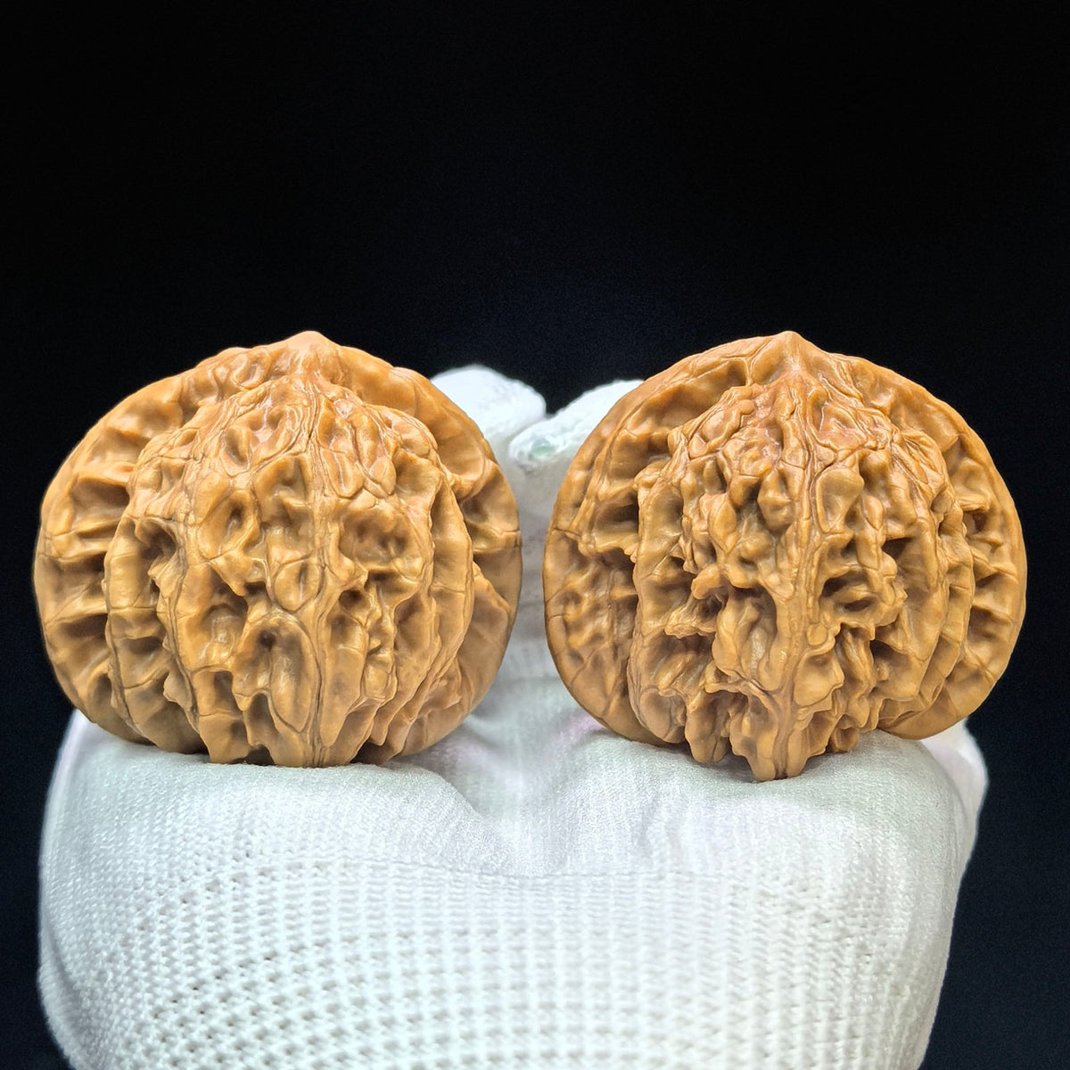"Peach-Heart Concave Base Rosy Cloud Ridge" Taoxin Aodi Xiayunling Low-Profile Wenwan Walnuts Pair | 46.0mm x 44.0mm | XYL-1504C - ThePatinaProject