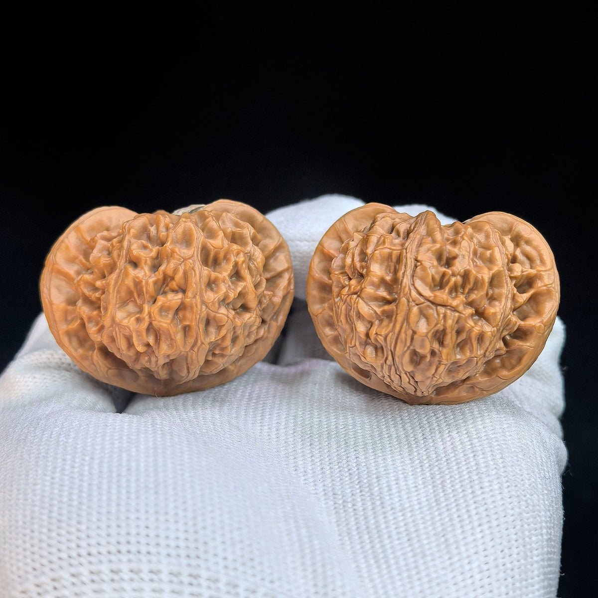 Peach-Heart Palace Lantern Wenwan Walnut Pair | 42.0mm × 38.0mm | TXGD-17A0C - ThePatinaProject