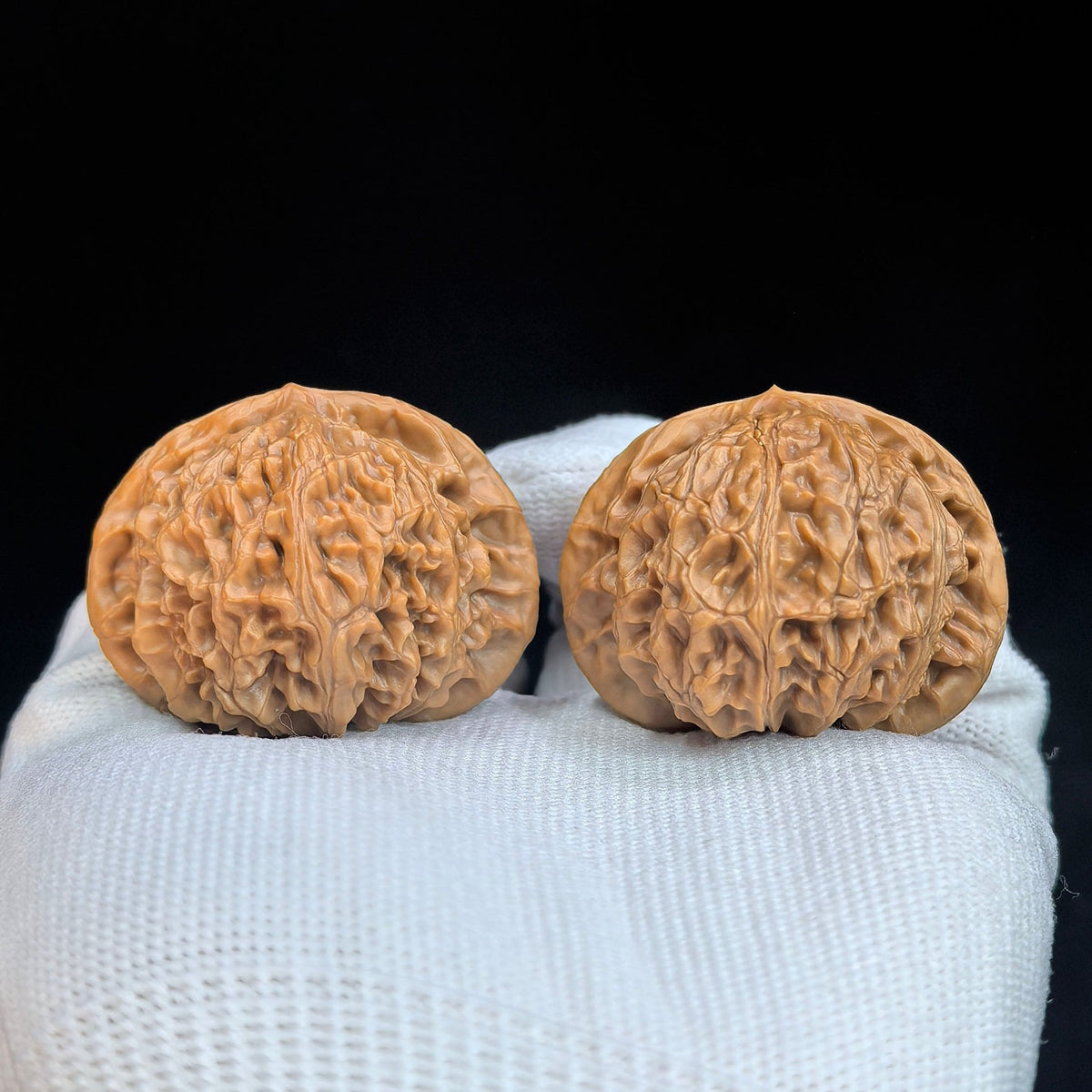 Peach-Heart Palace Lantern Wenwan Walnut Pair | 42.0mm × 38.0mm | TXGD-17A0C - ThePatinaProject