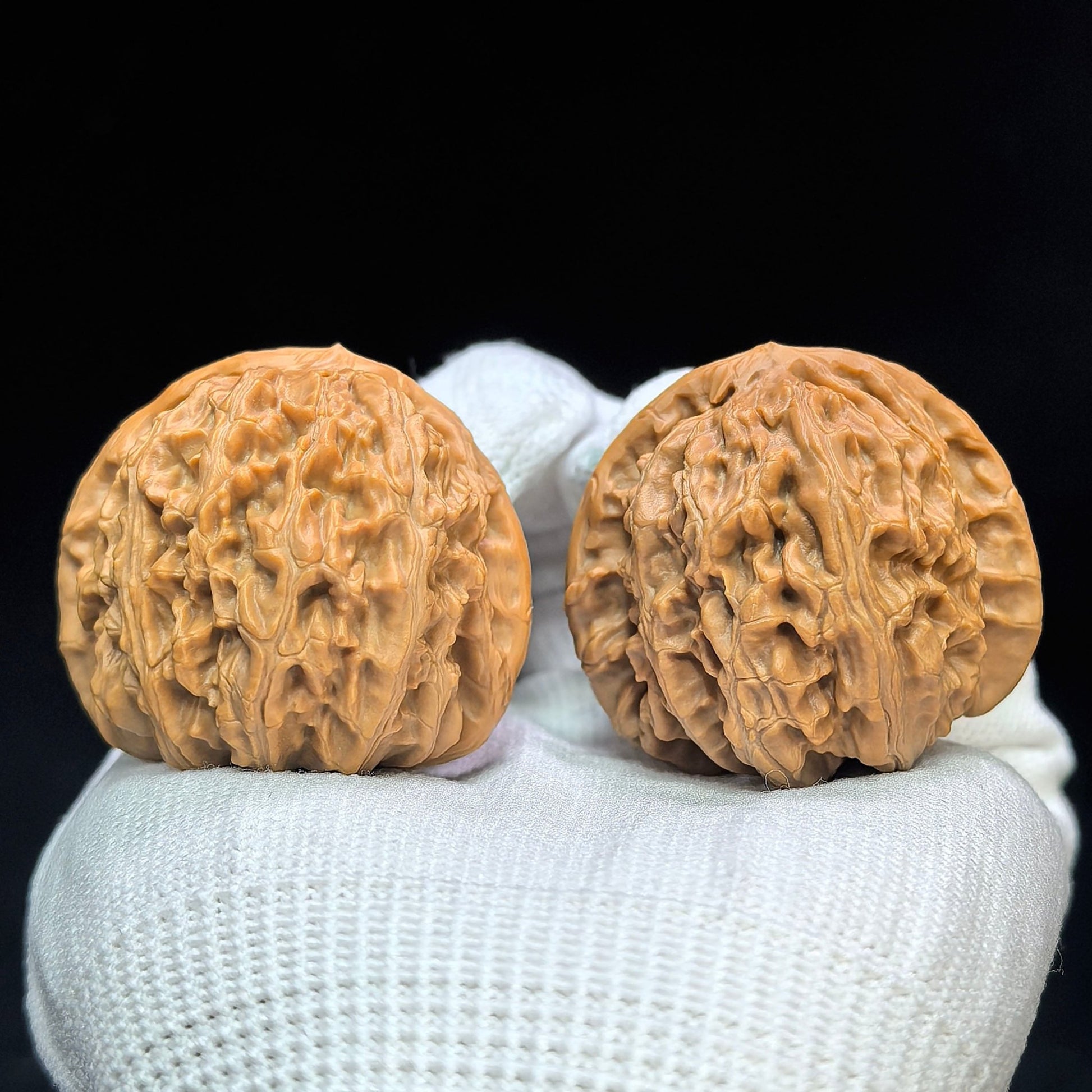 "Peach-Heart White Lion" Taoxin Baishizi Low-Profile Wenwan Walnuts Pair | 40.0mm x 42.0mm | BSJ-1503C - ThePatinaProject