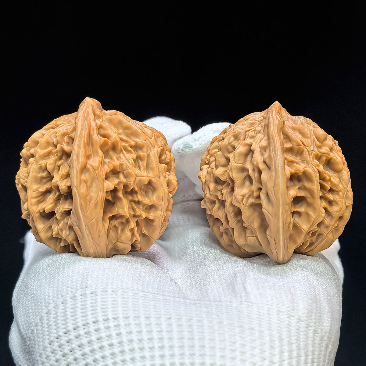 "Peach Heart Xiayun Ridge" Taoxin Xiayunling XYL-1505C Low-Profile Wenwan Walnuts Pair | 43.0mm x 41.0mm | XYL-1505C - ThePatinaProject