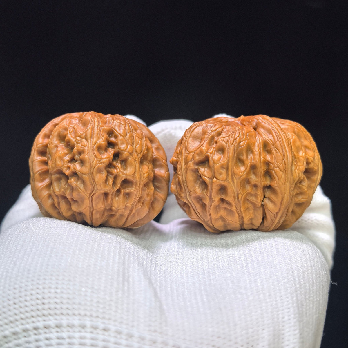 "Pinggu Ingot Clairvoyant Ear" Pinggu Yuanbao Shunfenge Wenwan Walnuts Pair | 39.0mm x 44.0mm | PGYBSFE-CG214E - ThePatinaProject