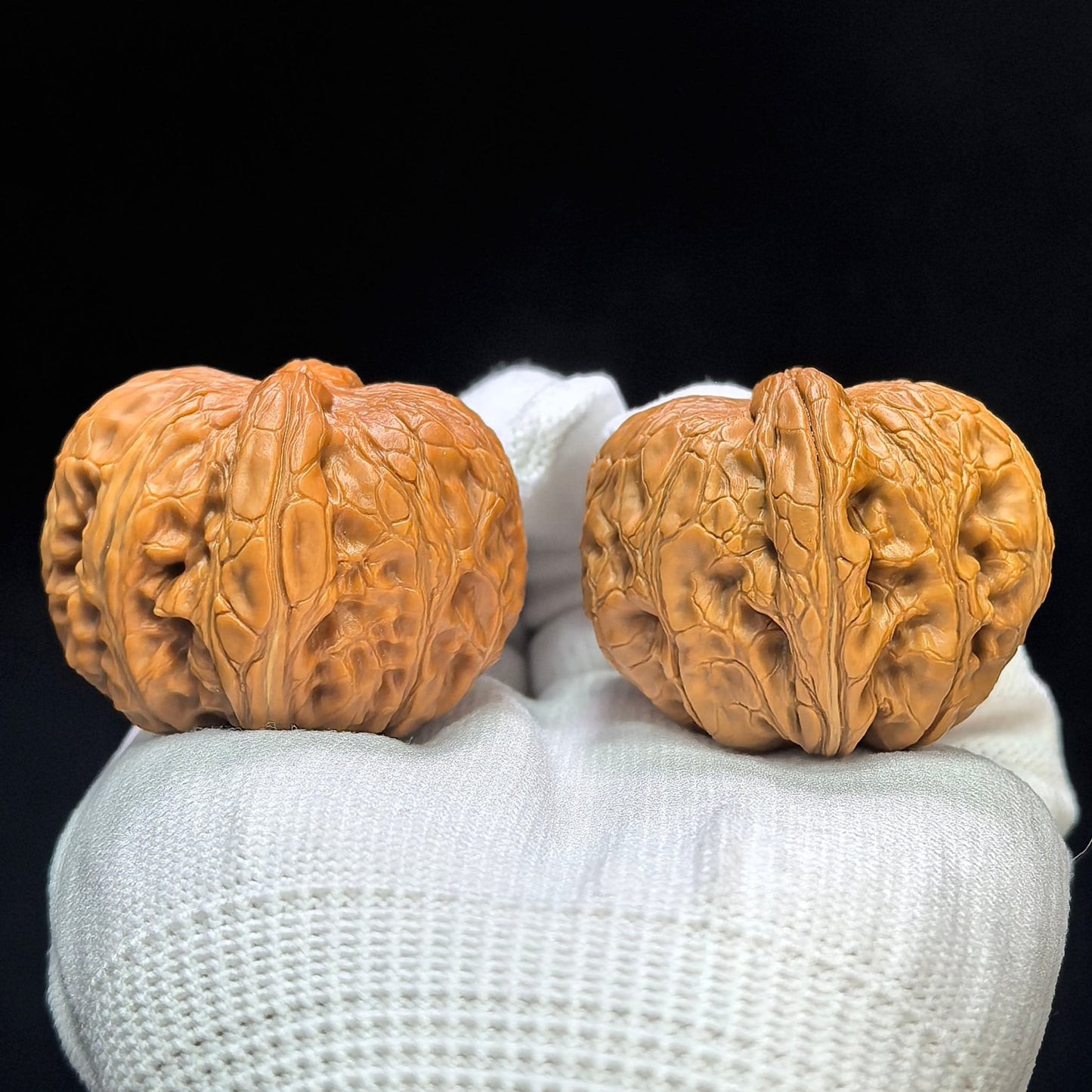 "Pinggu Yuanbao" Pinggu Yuanbao Classic Low-Profile Wenwan Walnuts Pair | 39.0mm x 41.0mm | PGYB-1505C - ThePatinaProject