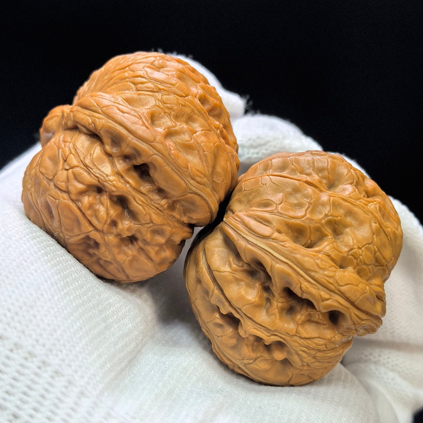 "Pinggu Yuanbao" Pinggu Yuanbao Classic Low-Profile Wenwan Walnuts Pair | 39.0mm x 41.0mm | PGYB-1505C - ThePatinaProject