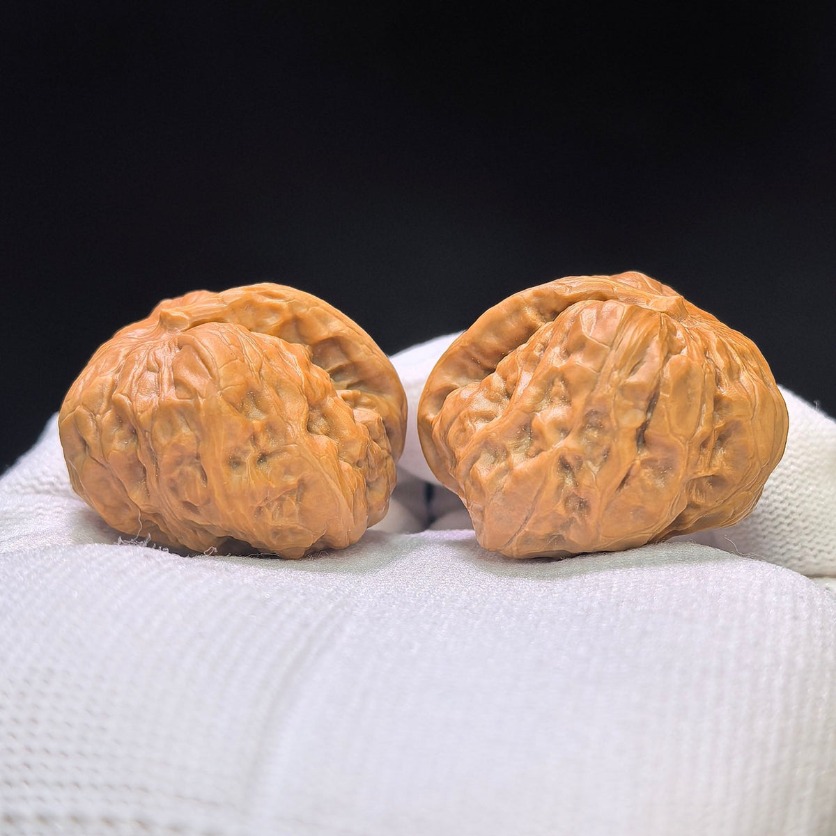 "Pocket Crystal Frog Eagle Beak Smooth Sailing" Sjwyzyf-CG206E Wenwan Walnuts Pair | 35.0mm x 33.0mm | SJWYZYF-CG206E - ThePatinaProject