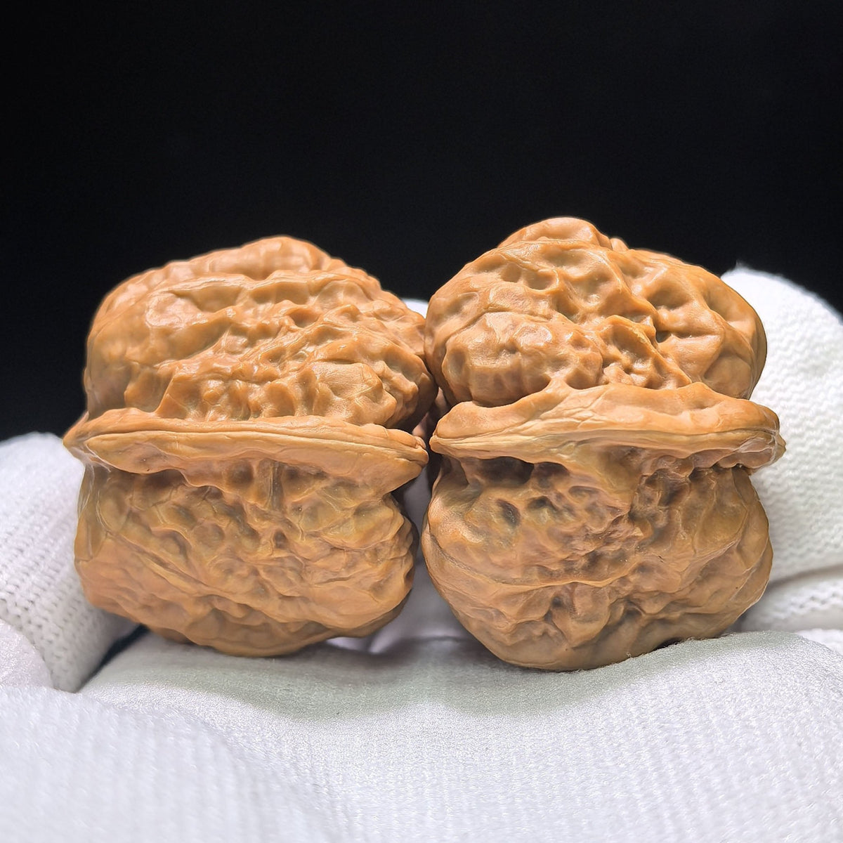 "Pocket Crystal Frog Half-Wall" Pocket Size Shuijingwa Banbi Wenwan Walnuts Pair | 34.0mm x 38.0mm | XZSJWBB-CG216E - ThePatinaProject
