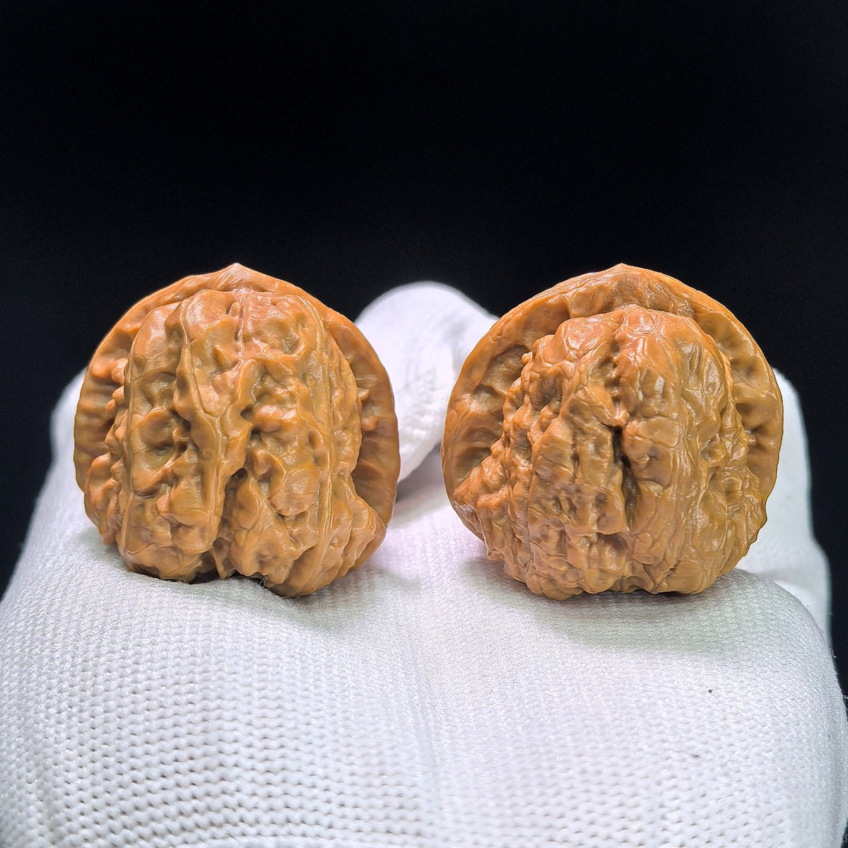 "Pocket Crystal Frog" Xiuzhen Shuijingwa Wenwan Walnuts (Pair) | 34.0mm x 35.0mm | Stock ID: XZW-1401 - ThePatinaProject