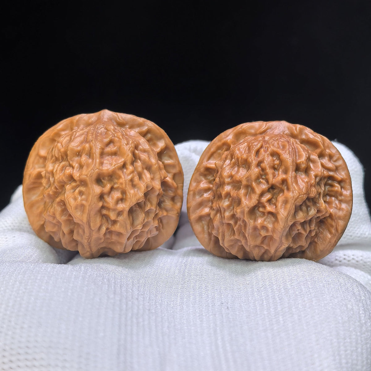 "Porcelain Doll" Ciwawa Wenwan Walnuts Pair | 37.0mm x 35.0mm | CWW-1504C - ThePatinaProject
