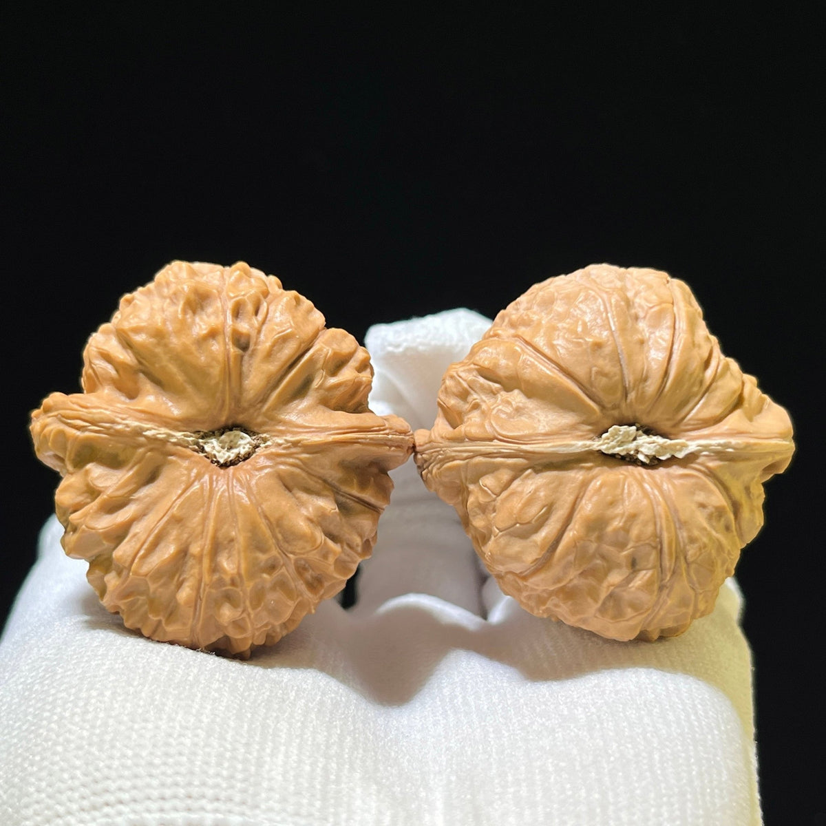 "Pumpkin Dun" Nanguadun NGD-1109 Low-Profile Wenwan Walnuts Pair | 41.0mm x 43.0mm | NGD-1109 - ThePatinaProject