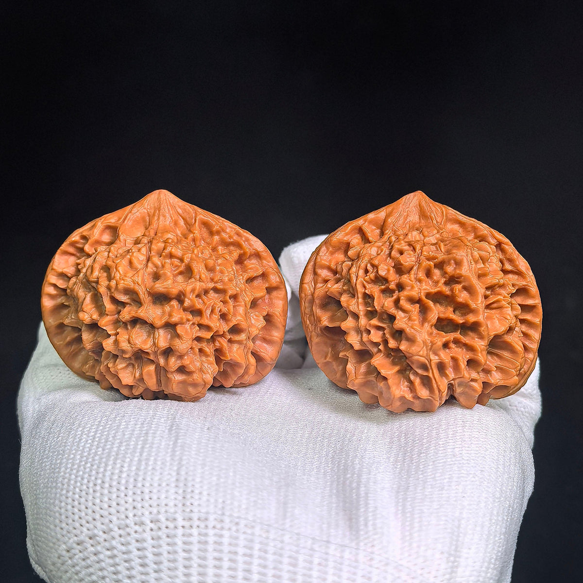 “Qilin Pattern Pantao” Broad-Bodied Wenwan Walnuts Pair | 48.0mm × 46.0mm | QLWPT-CWC1E - ThePatinaProject