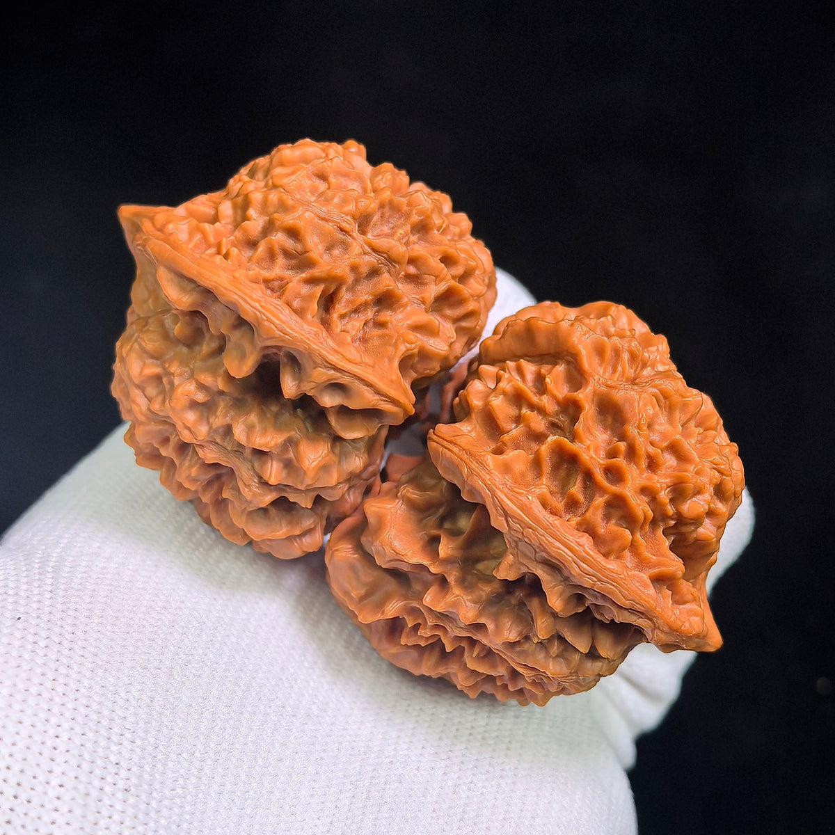 “Qilin Pattern Pantao” Broad-Bodied Wenwan Walnuts Pair | 48.0mm × 46.0mm | QLWPT-CWC1E - ThePatinaProject