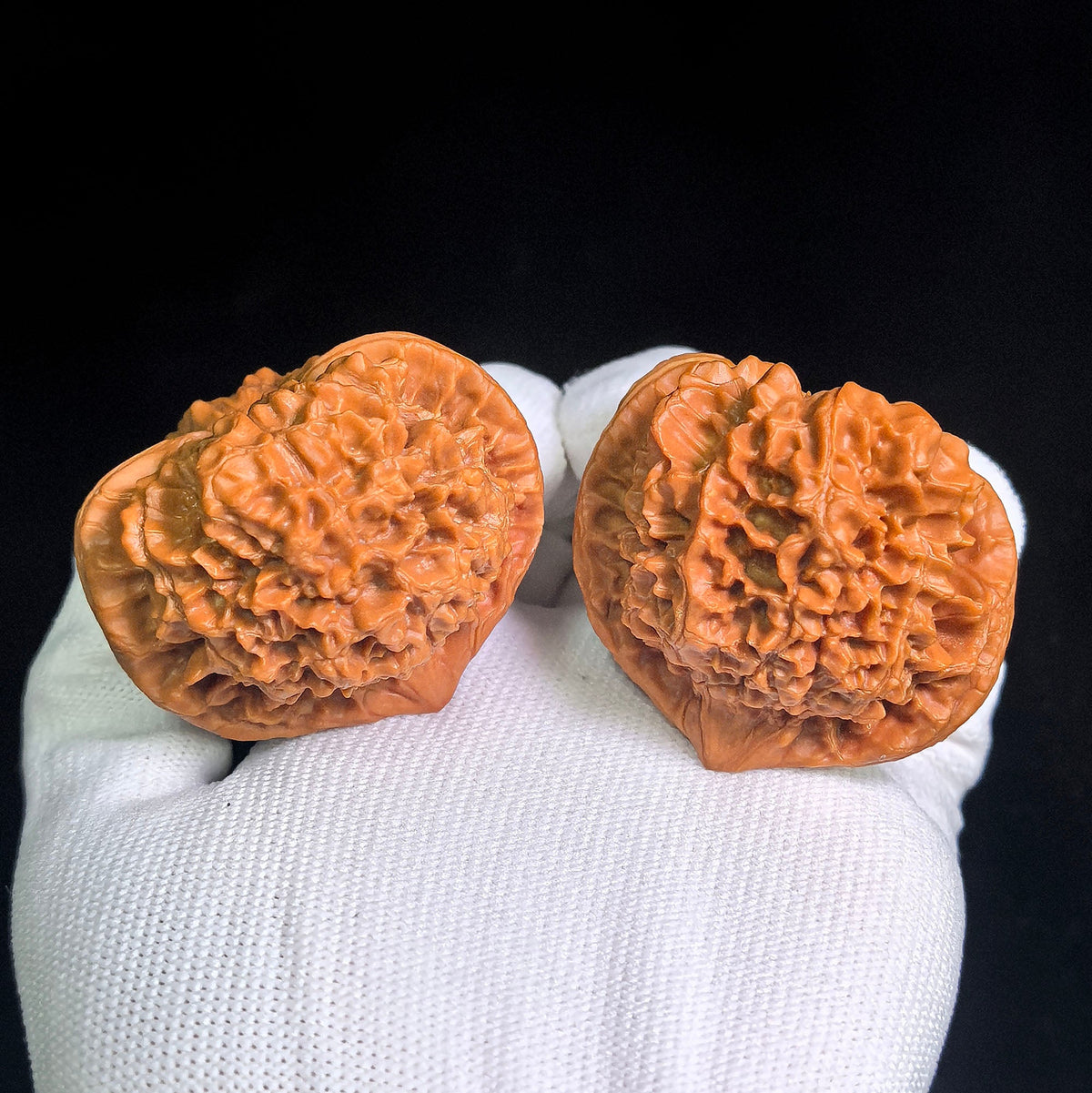 “Qilin Pattern Pantao” Broad-Bodied Wenwan Walnuts Pair | 48.0mm × 46.0mm | QLWPT-CWC1E - ThePatinaProject